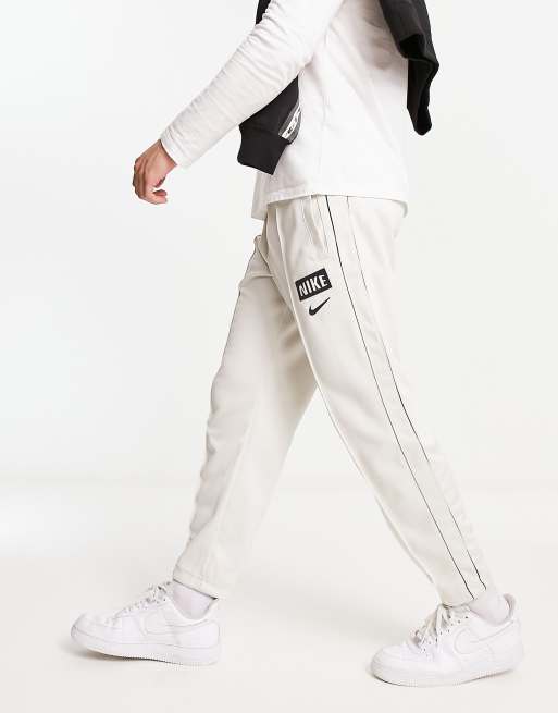 Light bone best sale nike sweatpants