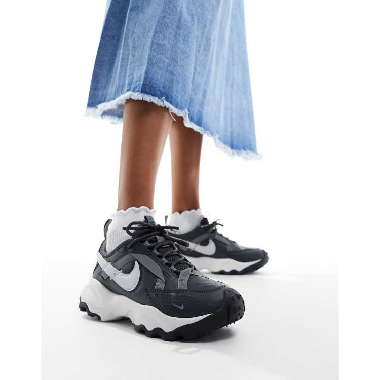 Nike air heights discount negras