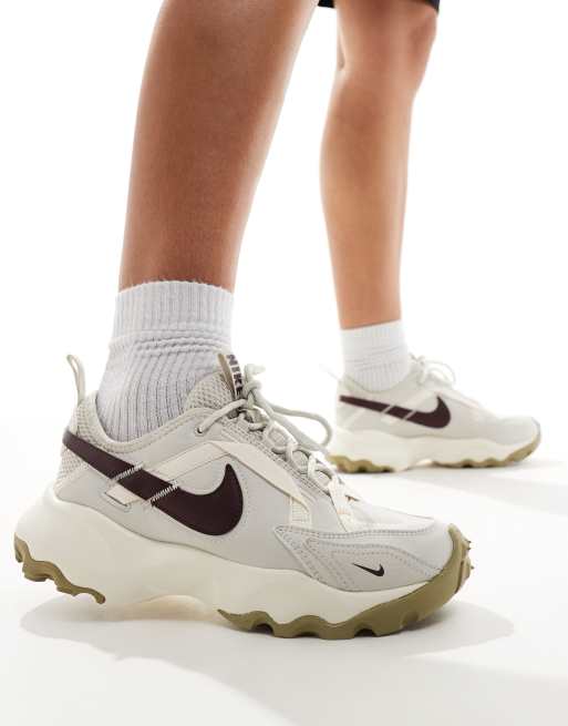 Nike TC 7900 sneakers in beige and black | ASOS