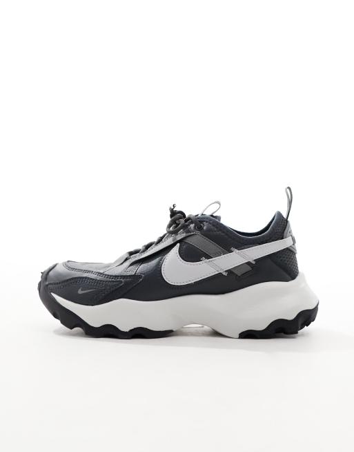 Nike t7 trainers clearance
