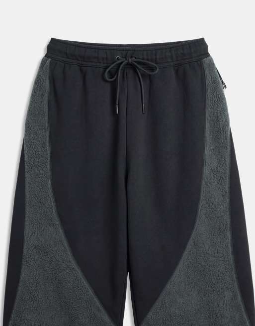 Nike Tech Boreas joggingbukser med åben kant i sort, 8 af 9