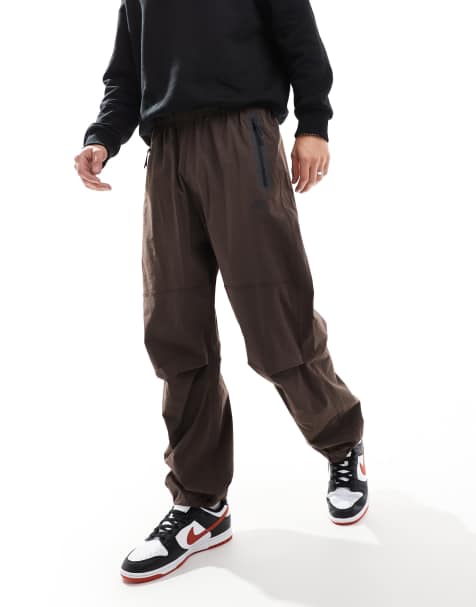 Nike – Tech – Bruna, vävda byxor i oversize - view 1