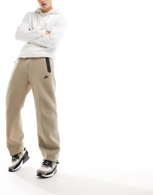 Nike Club Cargo sweatpants in beige