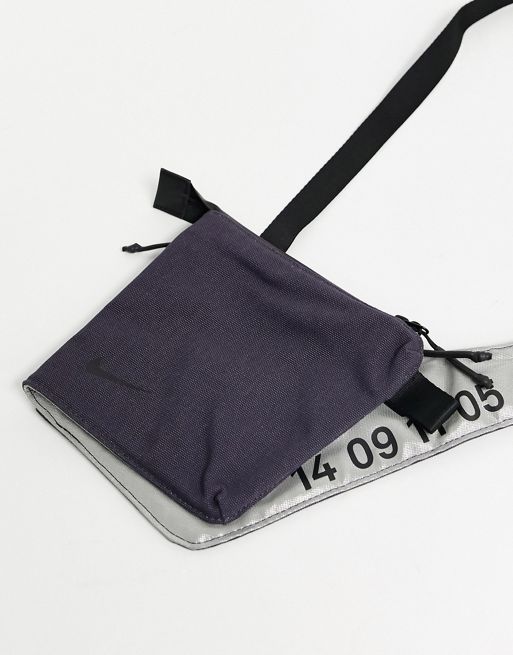 Nike Tech Cross-Body Bag (4L)