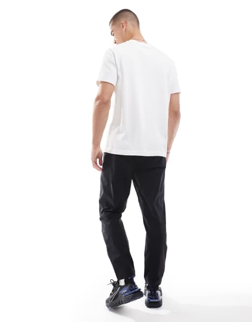 Nike Tech – Czarne spodnie z tkaniny z otwartym dołem, 5 z 5