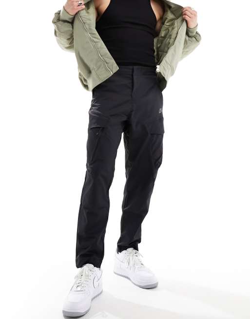 Nike Twill Cargo Pant in Black