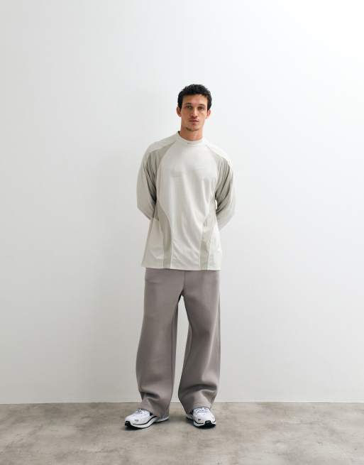 Nike Tech Evolution jersey T-shirt in beige , 4 of 5