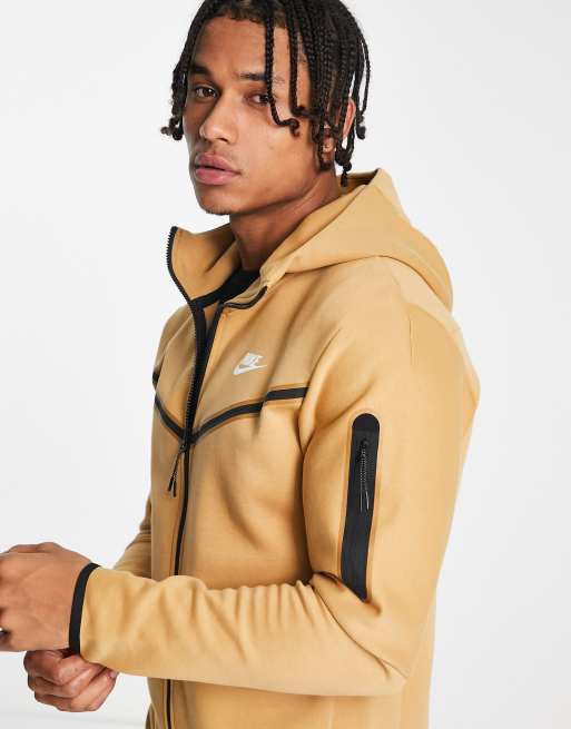 Nike Tech Felpa con cappuccio in pile color oro ASOS