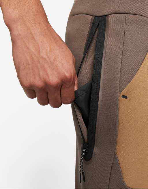 Nike Tech Fleece colorblock sweatpants in light brown/gray, 2 of 4