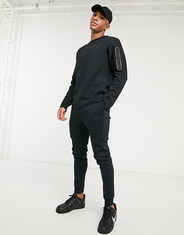 Nike Tech Fleece crew neck sweatshirt in black | ASOS Nike Tech Fleece crew neck sweatshirt in black | ASOS