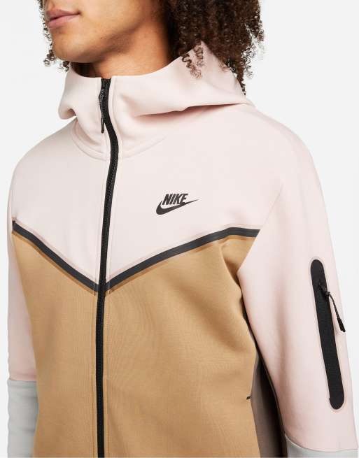 Baby pink discount nike tech fleece