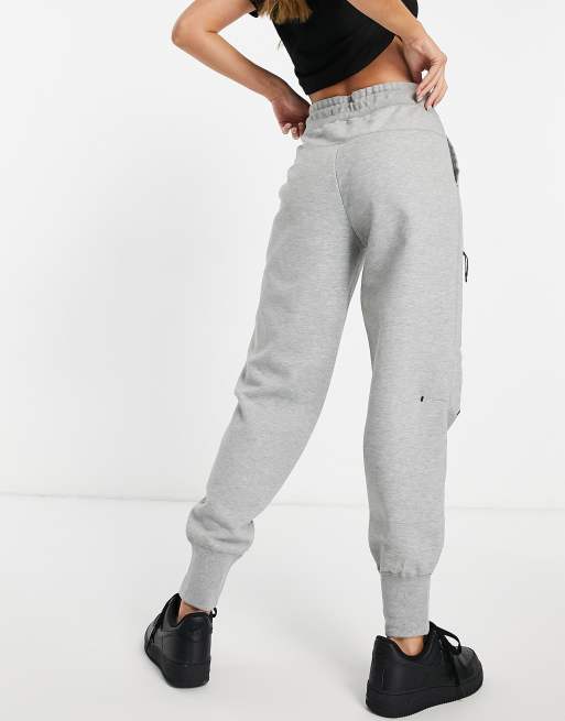 Express  High Waisted Fleece Jogger Pant in Silver Heather Gray