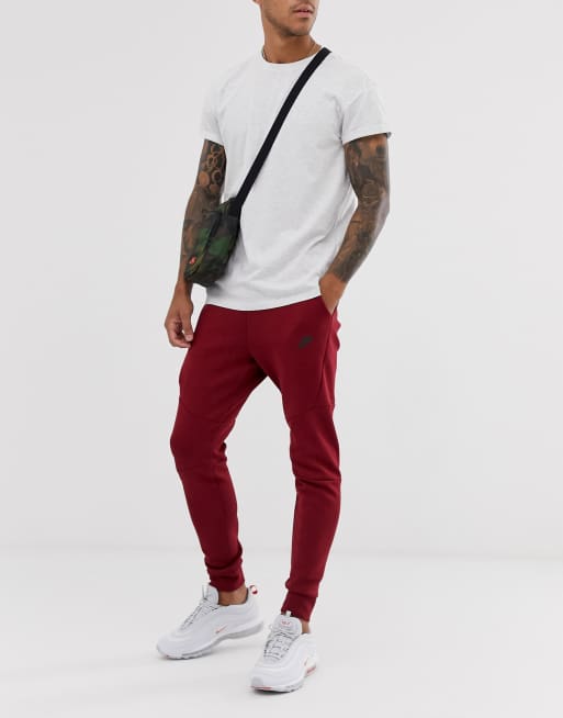 hetzelfde een vuurtje stoken Blokkeren Nike Tech Fleece Jogger Burgundy | ASOS