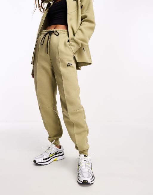 Nike olive hot sale green joggers