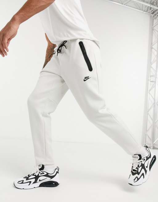 Nike tech 2025 fleece jogger white