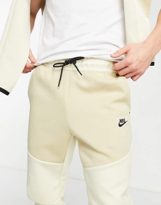 nike tech fleece beach brown