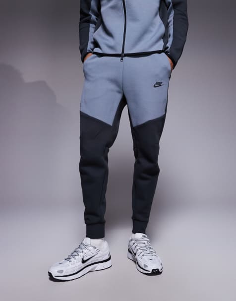 Nike - Tech - Fleece joggingbroek in grijs - view 1