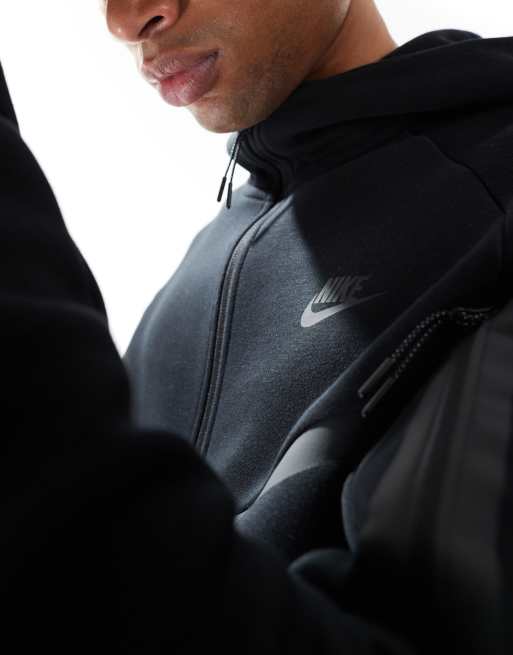 Nike Tech Fleece Kapuzenjacke in Schwarz mit ReiBverschluss