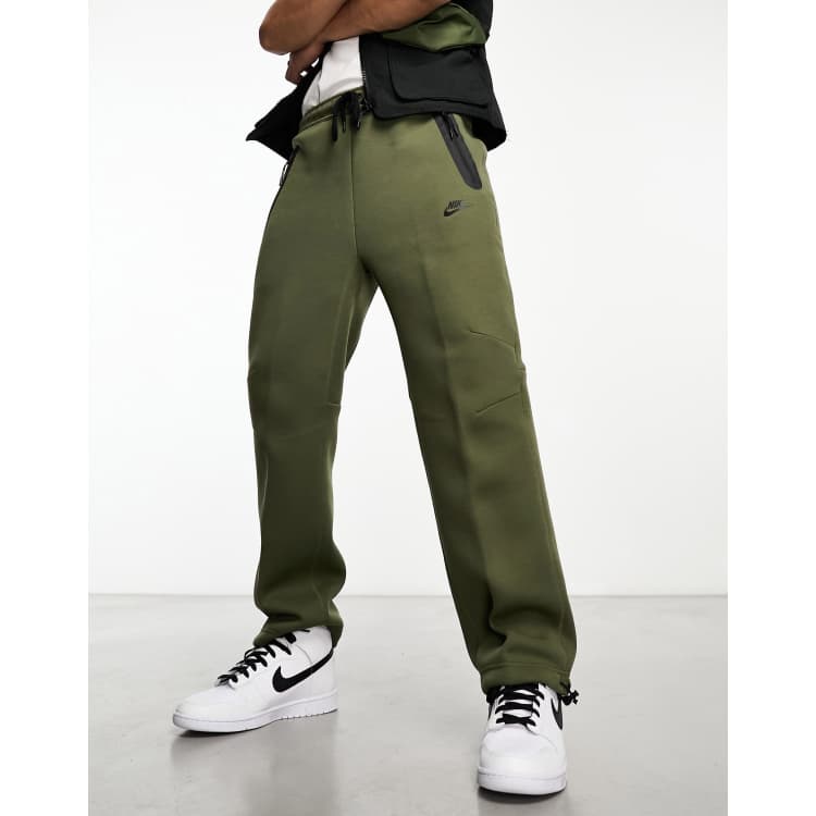 Nike olive green jogging 2024 suit