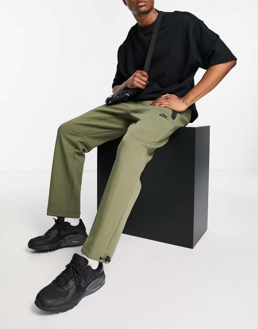 Nike – Tech Fleece – Oliwkowe joggersy o luźnym kroju, z troczkami