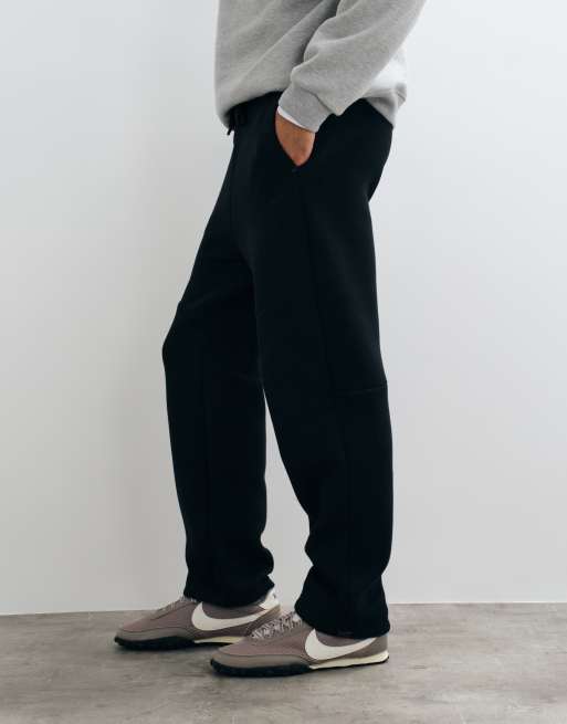Nike Tech Fleece reflective open hem jogger in black, 2 of 5