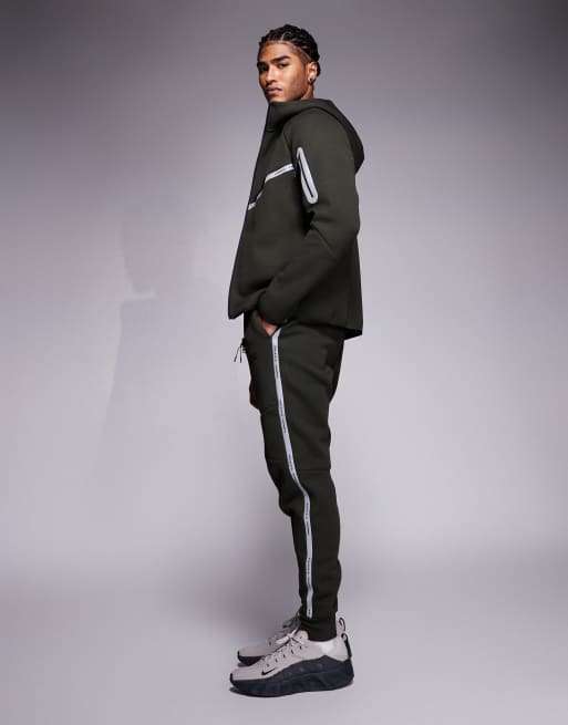 Nike Tech Fleece reflective sweatpants in dark green, 3 of 5