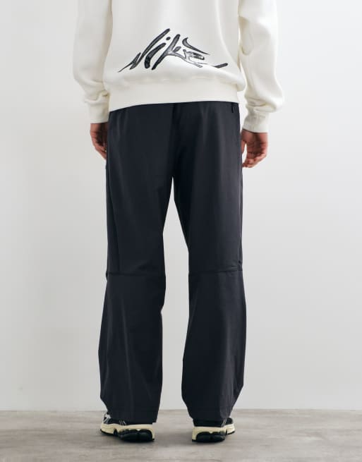 Nike Tech Fleece Shori joggingbukser med brede ben i mørkegrå, 5 af 5