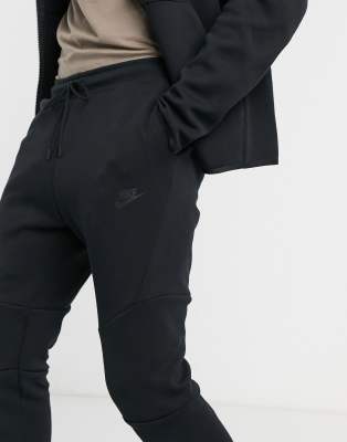 nike black slim fit jogging bottoms