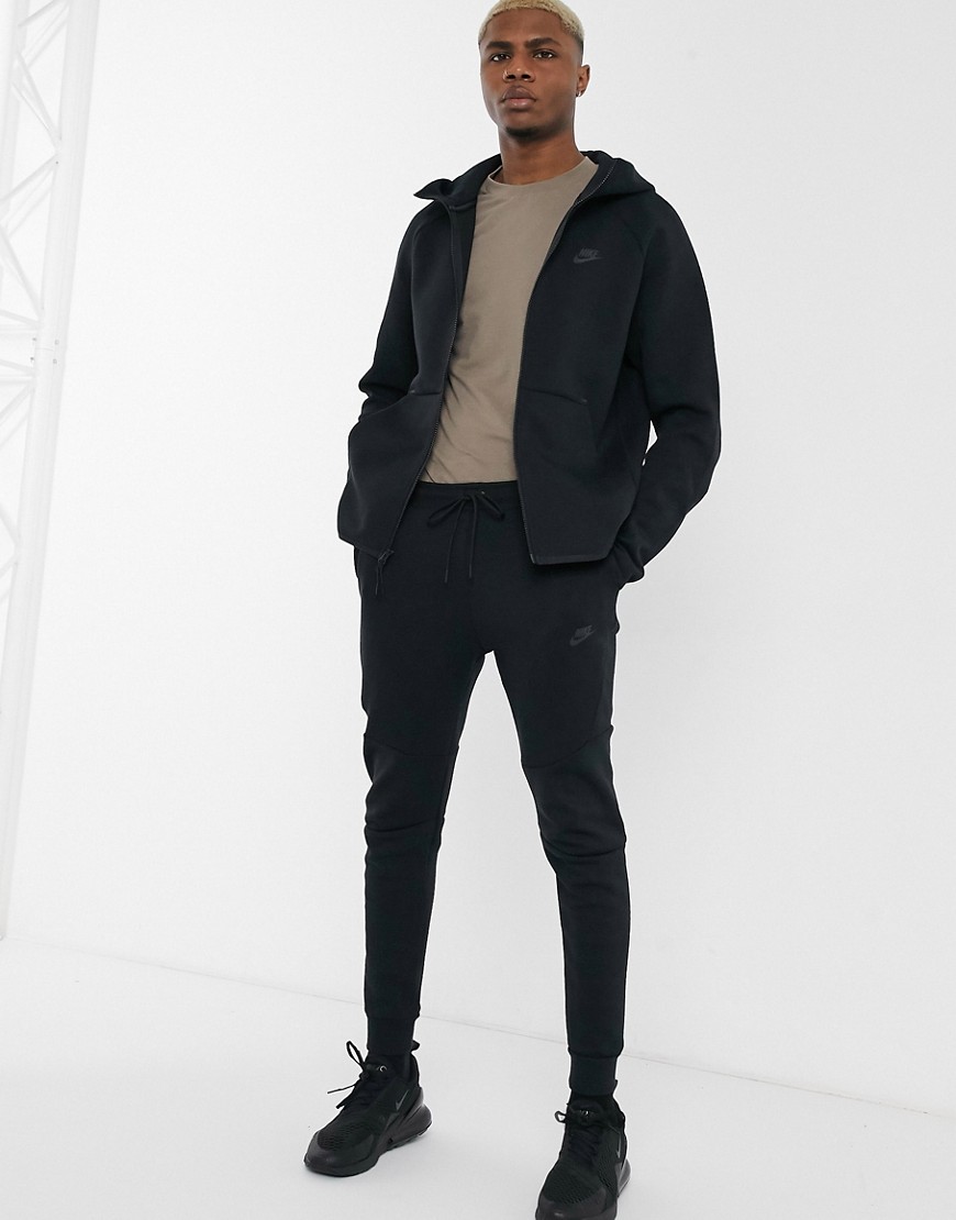 Nike - Tech - Fleece slim-fit joggingbroek in zwart