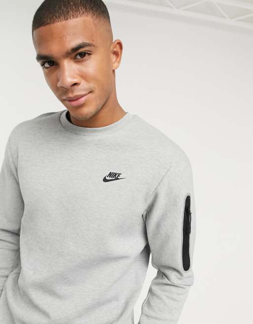 Ongelofelijk dier Kindercentrum Nike - Tech - Fleece sweater met ronde hals in grijs | ASOS