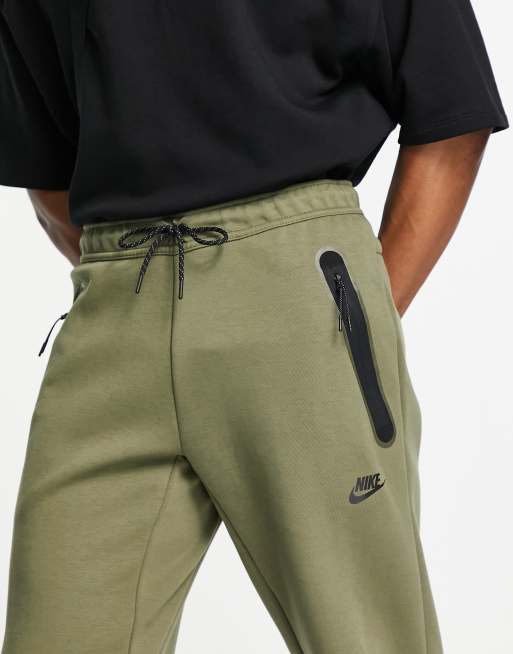 Nike tech best sale fleece joggers olive