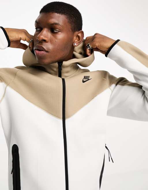 https://images.asos-media.com/products/nike-tech-fleece-winter-hoodie-in-white-and-khaki/204903942-1-white?$n_640w$&wid=513&fit=constrain