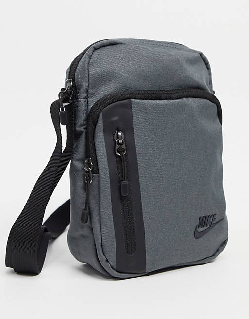 Sportswear Nike Tech flight bag in grey 