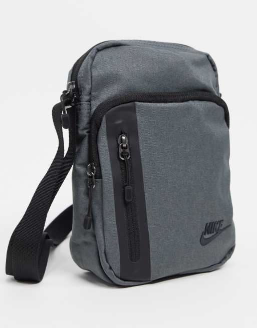 Nike tech cheap fleece bag