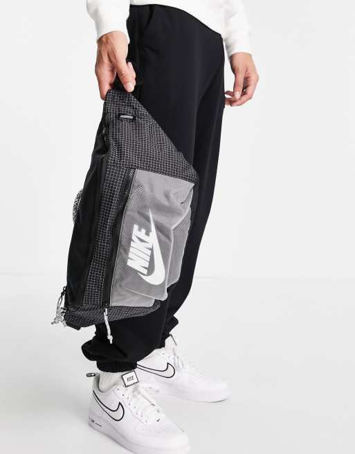 Nike – Tech – Gürteltasche aus Ripstop in Schwarz und Grau ASOS
