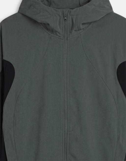 Nike Tech Helios giacca con visiera e cappuccio in verde scuro, 9 di 9
