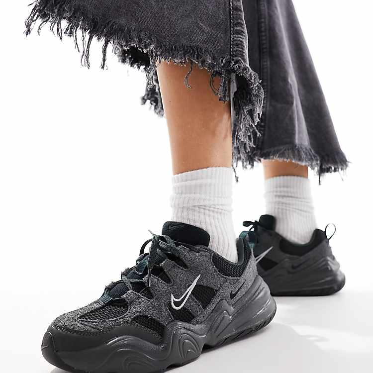 Nike Tech Hera sneakers in triple black | ASOS Nike Tech Hera sneakers in triple black | ASOS