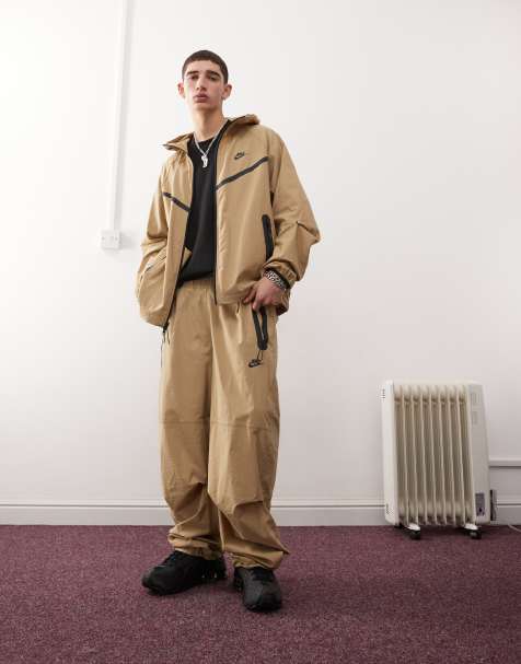 Nike – Tech – Hose aus Webstoff in Beige - view 1