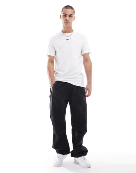 Nike – Tech – Hose aus Webstoff in Schwarz mit lockerem Schnitt - view 1