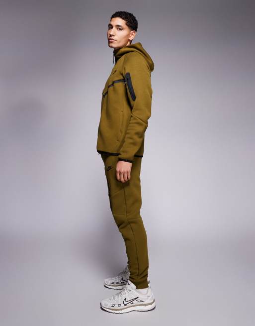 Nike – Tech – Khakifärgade mjukisbyxor i fleece, 3 av 5