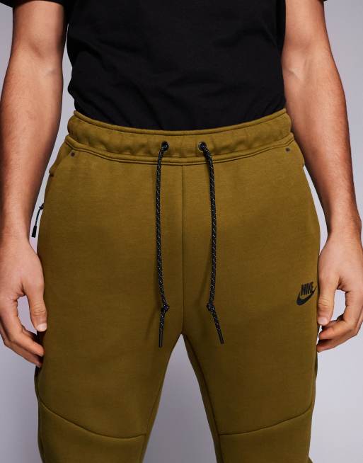 Nike – Tech – Khakifärgade mjukisbyxor i fleece, 4 av 5