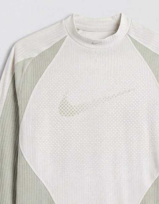 Nike Tech Langarmoberteil mit Swoosh-Logo in Beige, 8 von 9