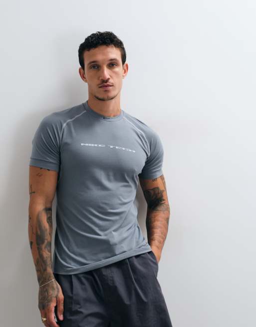 Nike Tech Pro t-shirt moulant avec logo poitrine en gris, 3 de 5