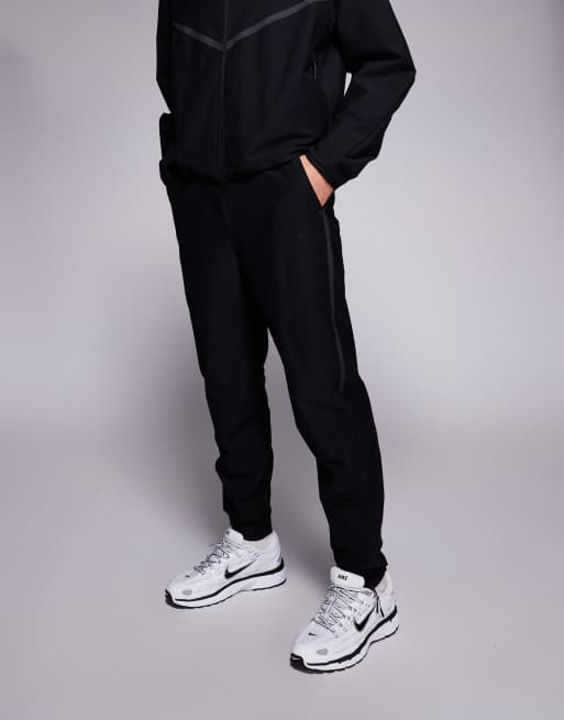 Nike Tech Shori joggers in black, 2 of 5