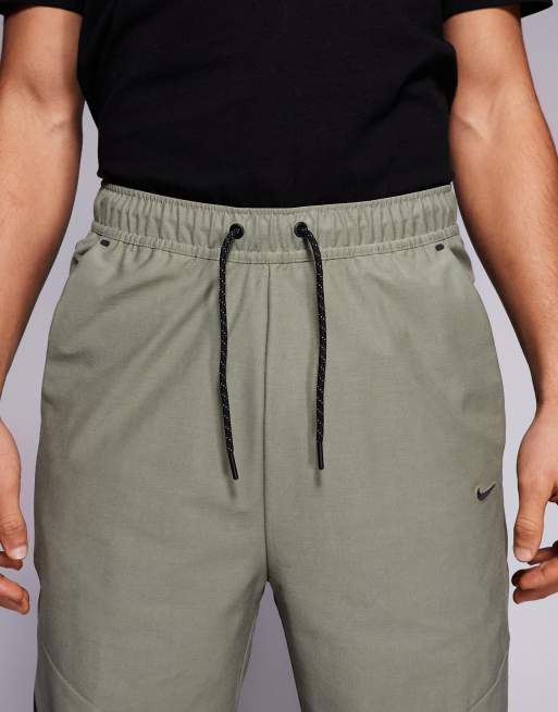 Nike – Tech – Shori – Ljusa, kakifärgade mjukisbyxor, 4 av 5