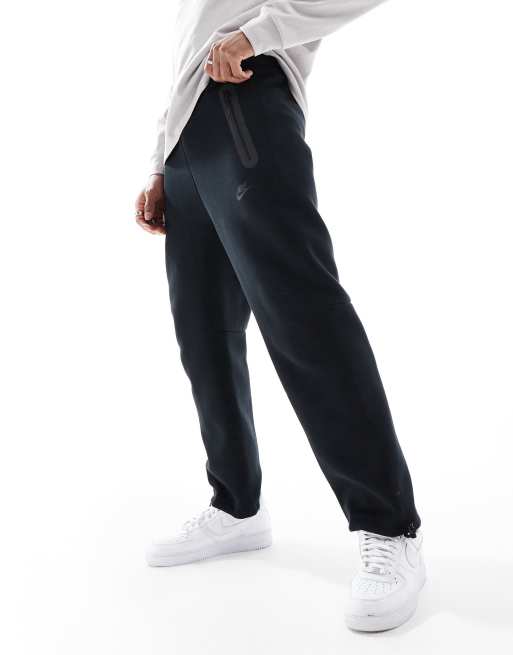 Nike Tech - Sorte joggingbukser med åbne sømkanter i fleece, 2 af 5