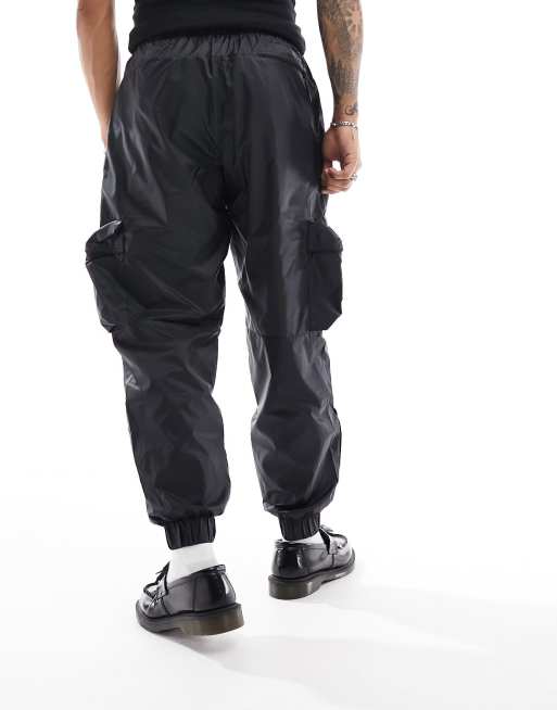 Nike cargo hotsell tech pants