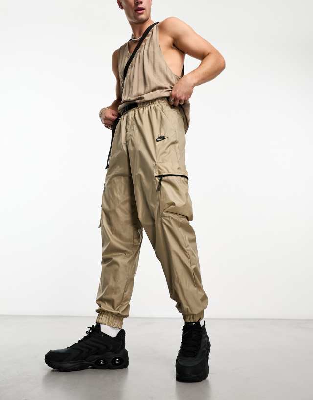 Nike - tech woven lined cargo trousers in khaki