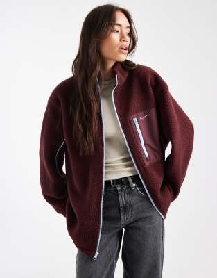 Nike - Teddy-Fleecejacke in Burgunderrot und Blau