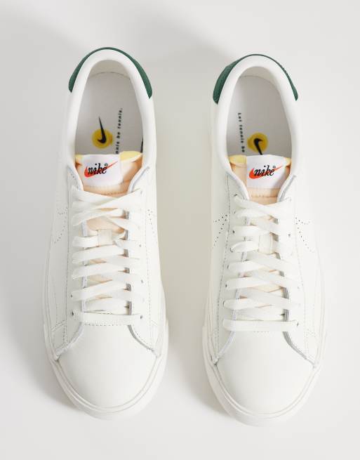 Nike Tennis Classic AC Smash trainers in off white and green, 3 of 5
